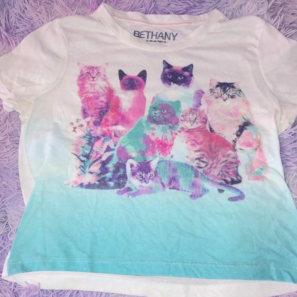 Kitty kat graphic tee size xs